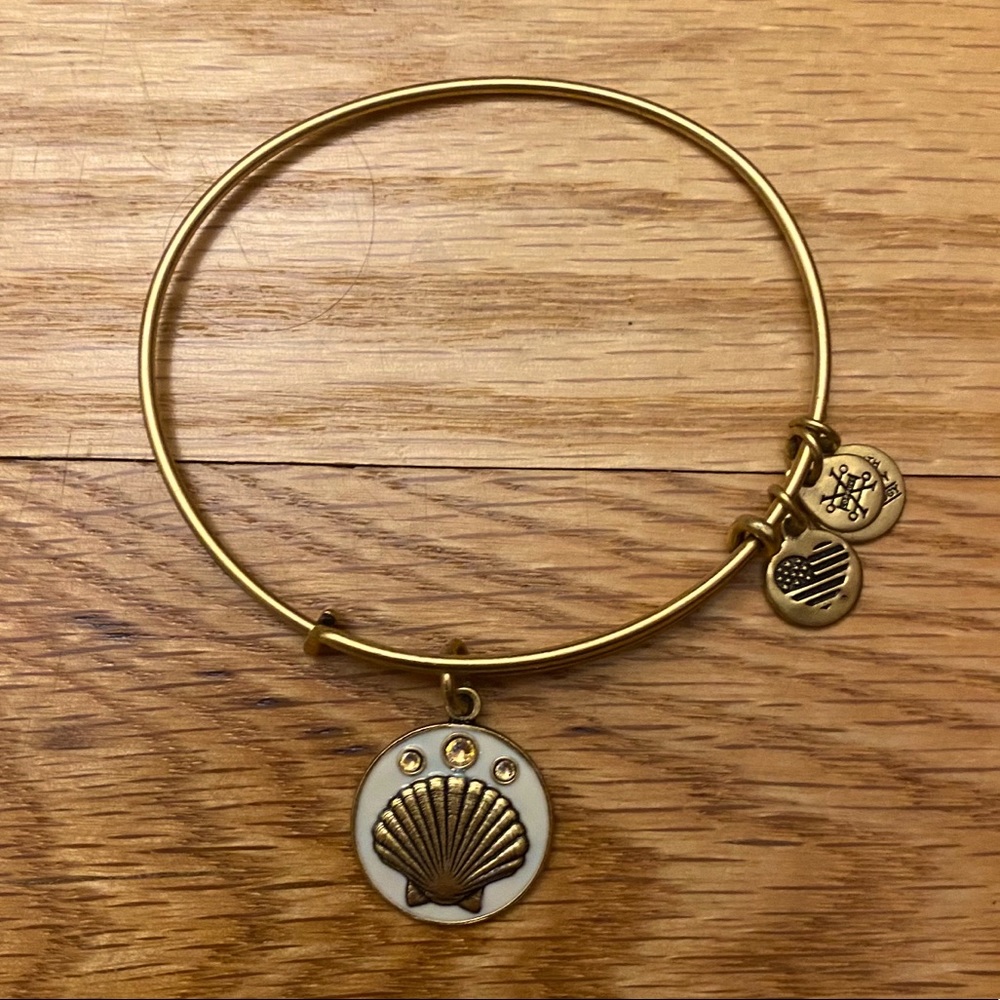 She'll Bracelet